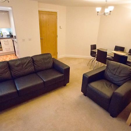 Salisbury 2-Bed Luxury Apartment Стая снимка