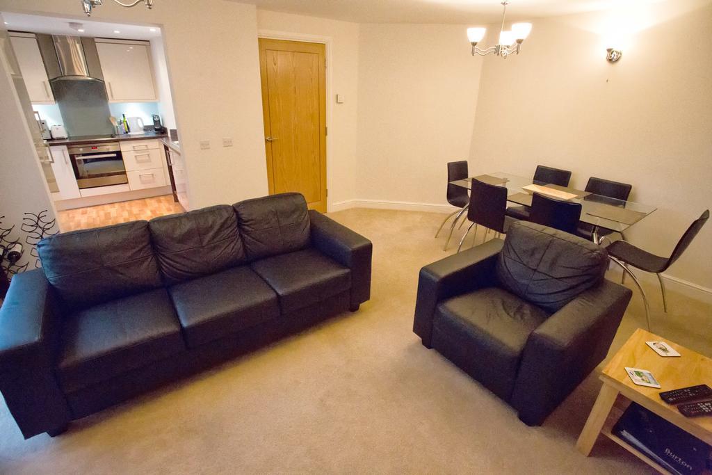 Salisbury 2-Bed Luxury Apartment Стая снимка